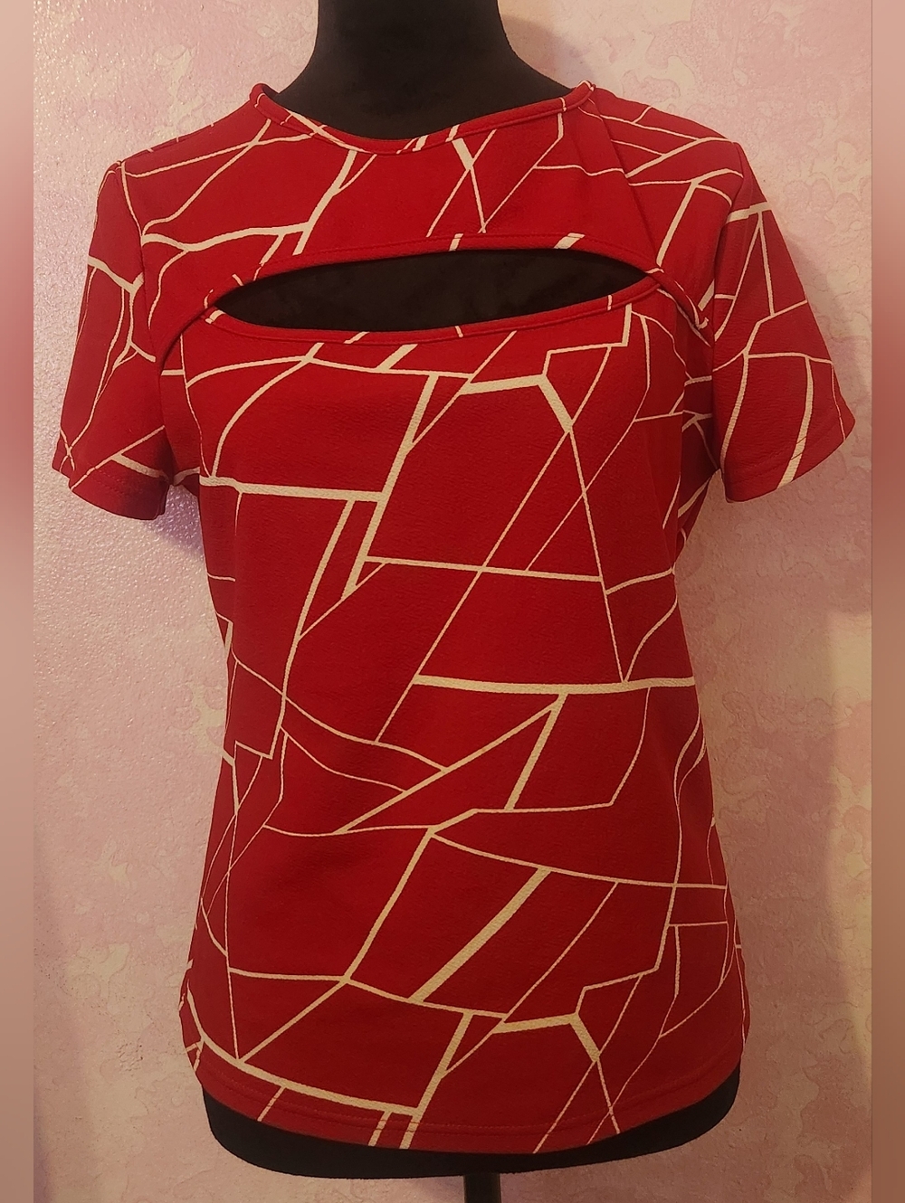 SHEIN Red Geometric Cutout Short Sleeve Top